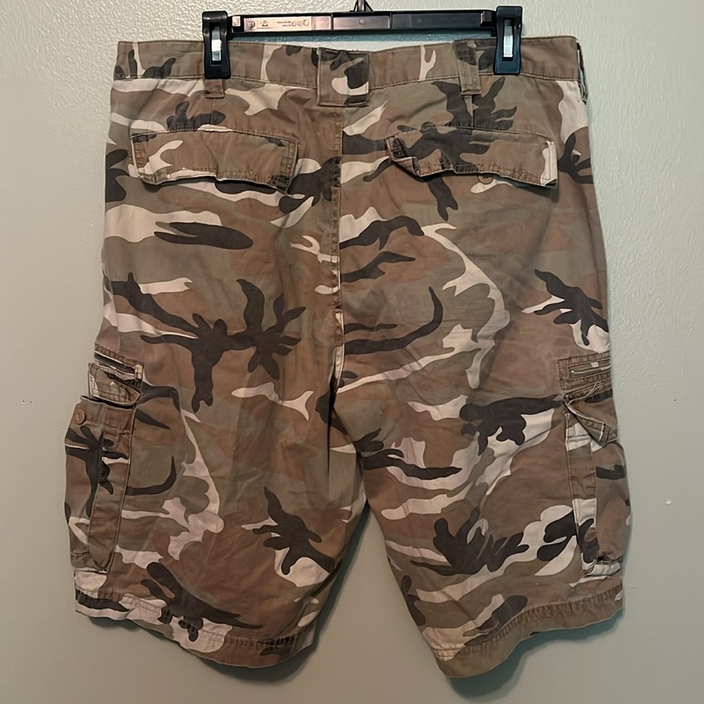 Lee Dungarees Camo Cargo Shorts Men’s Waist Size 36 - Picture 5 of 7